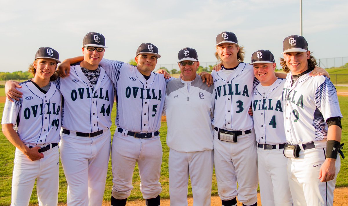 ramvideoprod's tweet photo. Great night for these boys! Senior Night was a success! Got a W and District Champs. Let win it all fellas! Go Eagles 🦅 click the link for the rest of the pictures.                             https://t.co/WBua4gteuB https://t.co/Tlh02XhAr9
