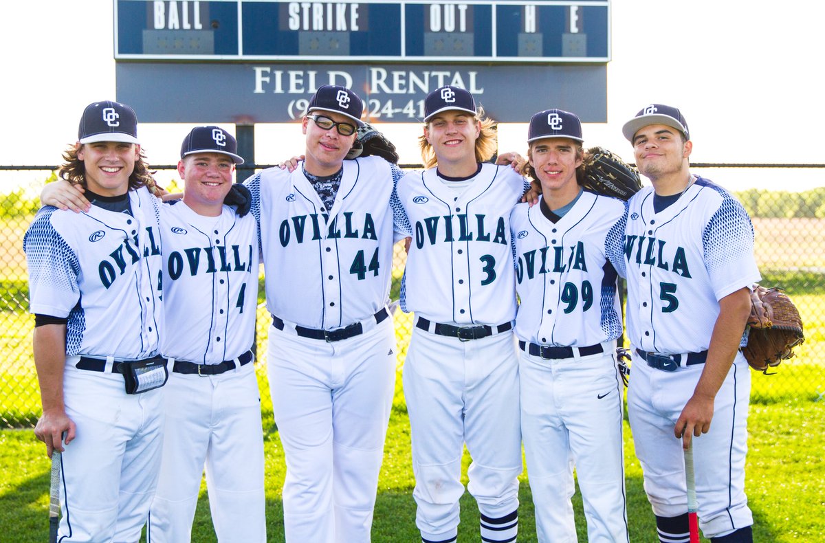 ramvideoprod's tweet photo. Great night for these boys! Senior Night was a success! Got a W and District Champs. Let win it all fellas! Go Eagles 🦅 click the link for the rest of the pictures.                             https://t.co/WBua4gteuB https://t.co/Tlh02XhAr9