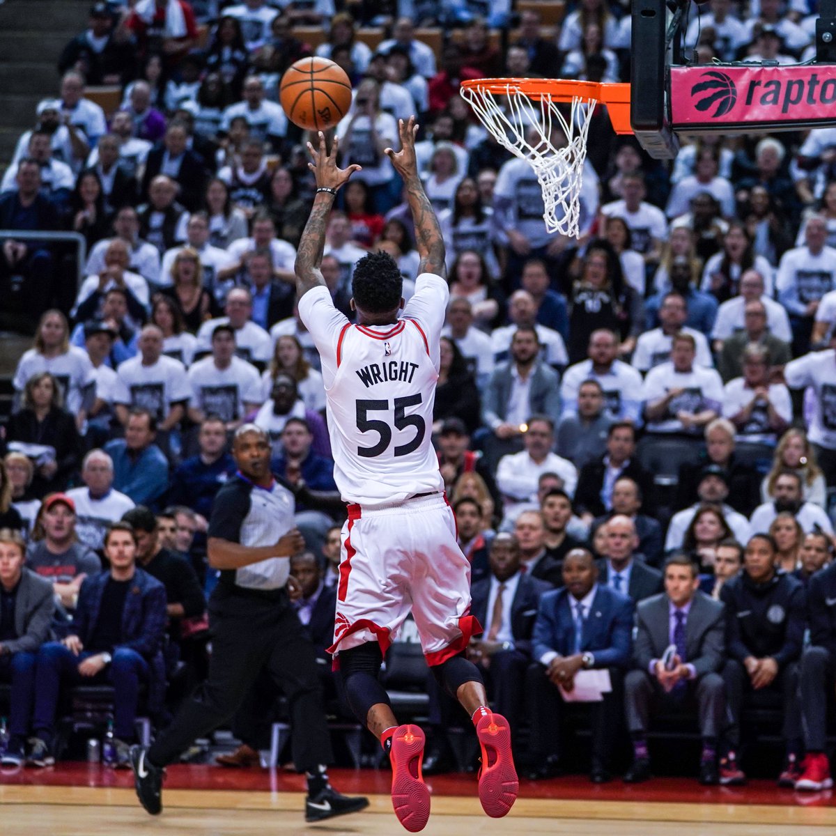 delonwright tweet picture