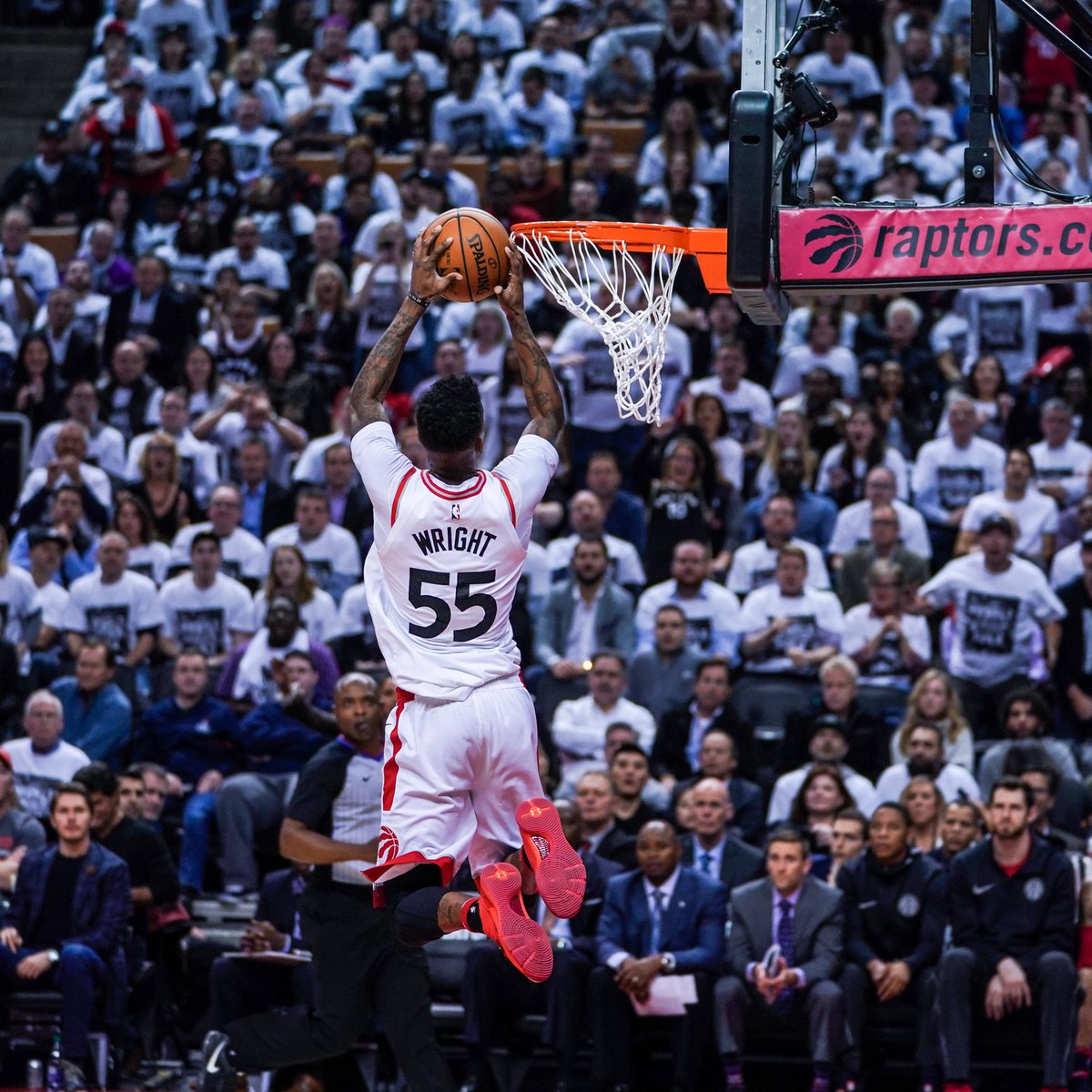 delonwright tweet picture