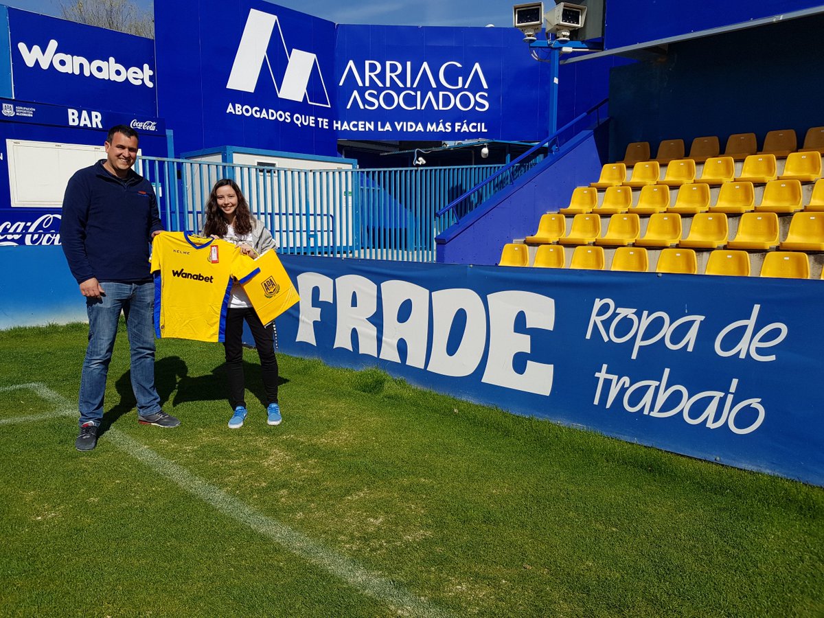 AD_Alcorcon's tweet photo. PREMIO | #RopaFrade entrega a los premios a los ganadores del concurso "Juntos Somos Imparables"
https://t.co/fgwqzUuhE7 https://t.co/P9CzoEBbCa