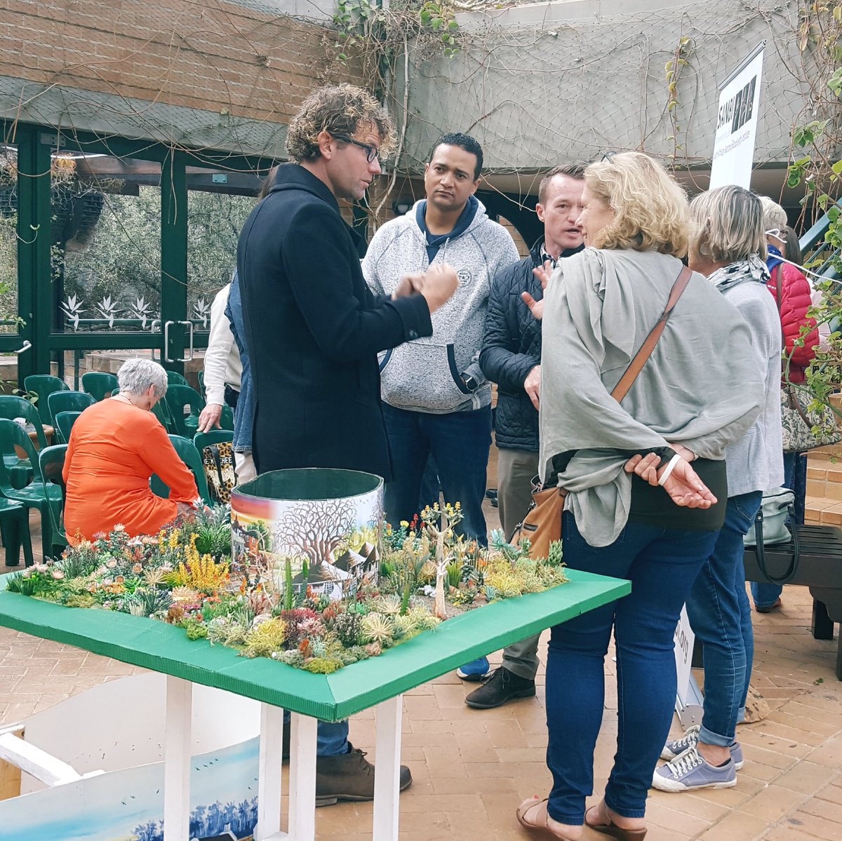FusionDesignSA's tweet image. Our @WestCoastWaySA team was excited to be part of @KirstenboschNBG Chelsea Flower Show exhibit launch.

Guest speakers included Keith Kirsten as well as incoming designer, Leon Kluge. We wish them all the best at the Chelsea Flower Show. #Kirstenbosch #chelsea2018 #lovecapetown