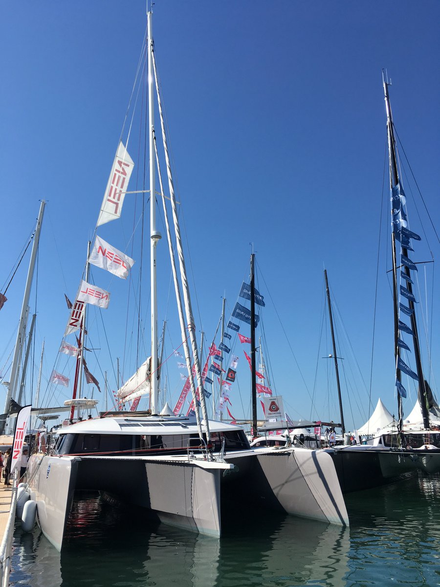 LIZmer_cf's tweet image. Le Salon International du #Multicoque de @lagrandemotte a débuté aujourd'hui. L'équipe LIZmer se tient à votre disposition stand T-1 pour #financer votre #catamaran ou #trimaran en #leasing jusqu'à dimanche. #Multi2018