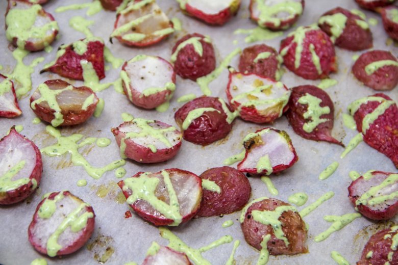 _HealthThruFood's tweet photo. Roasted radishes with green goddess dressing is the perfect side dish. Use this recipe to give them a try! @WTOP https://t.co/w1eoC2aVOR https://t.co/GOZjZO6KVh