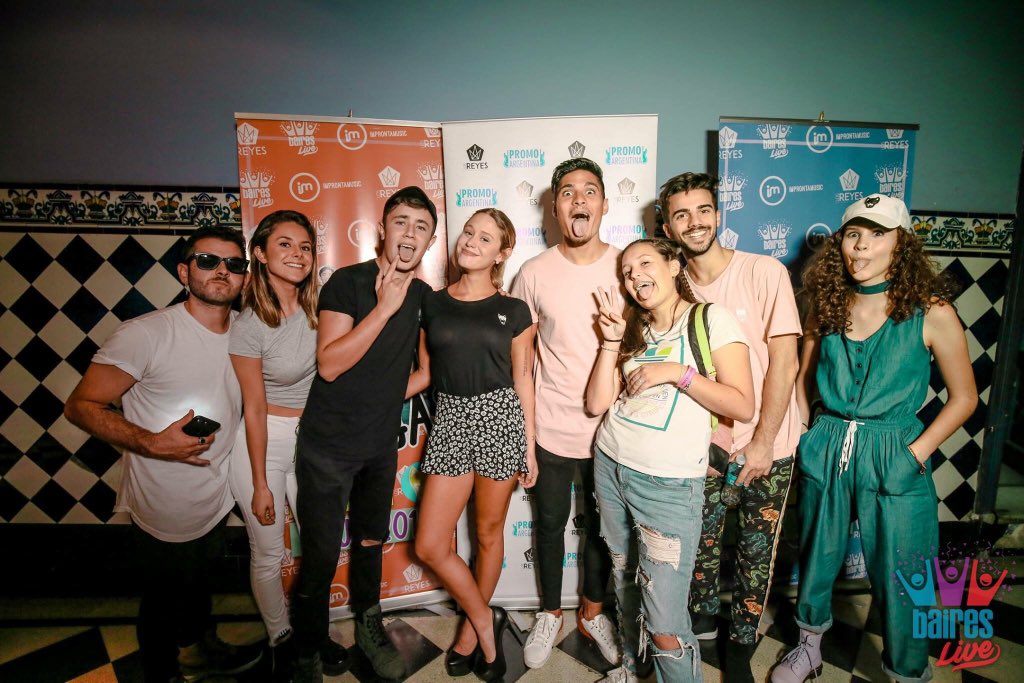 xvigevani's tweet photo. salí muy mal pero la subo porque son personas increíbles! espero compartir más momentos con ustedes✨💛‼️ https://t.co/Kk1A0SE6vU