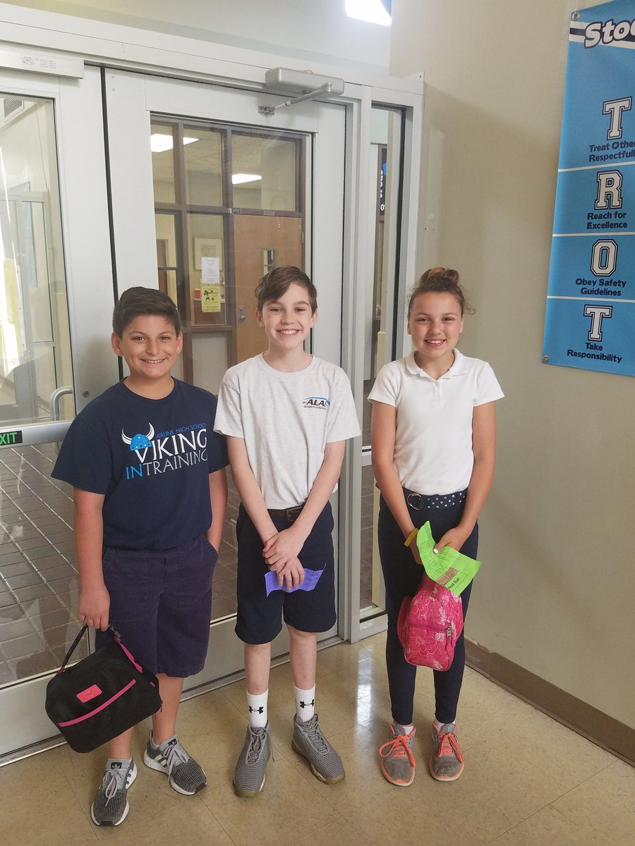 SPEstallions's tweet photo. Our S2S students also know as Stallions 2 Stallions gave a school tour to Wesley Headstart Center students. #SPEexcels @MilitaryChild https://t.co/EPWv8BQlFS