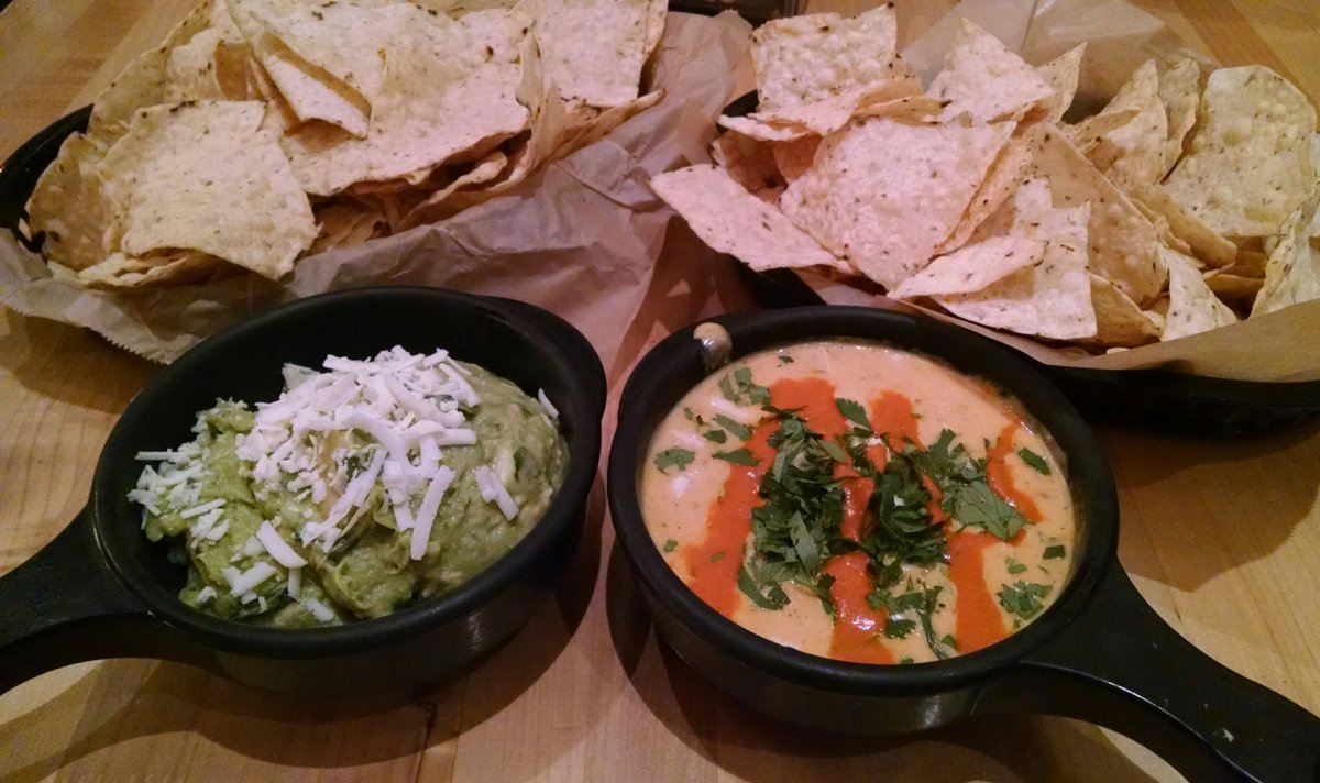 mattmooreski's tweet image. When you can&apos;t decide between the queso or the guac at @torchystacos, you order both. #tacos #Torchys #TorchysQueso #foodie