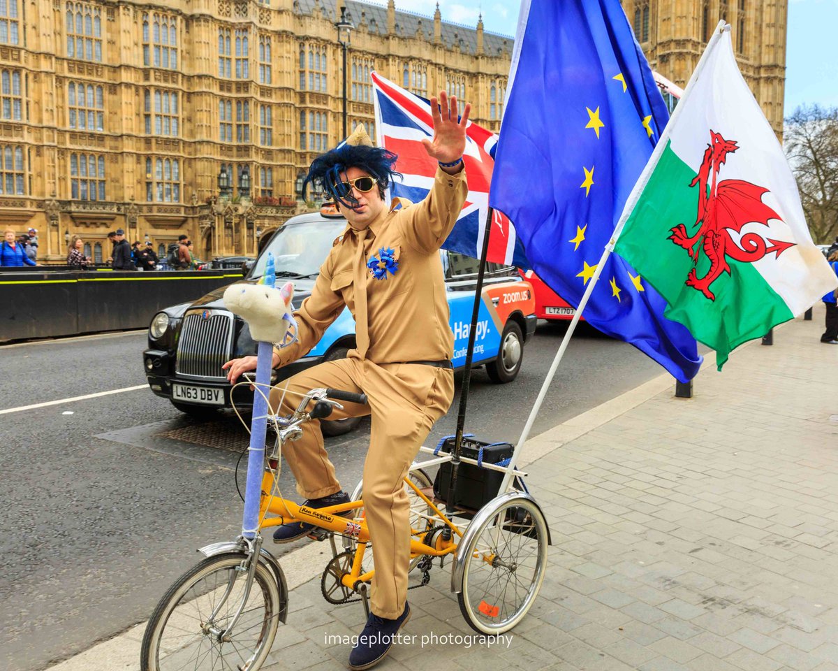 EUlvis's tweet photo. So I only went out for a lil ride with the #SODEM crew on Monday and people keep sendin me photos. Here's some bEUties from my good buddy Christine - thank #EU very much ma'am xxx #StopBrexit #PeoplesVote #FBPE #Remain #Wheels4EU π΄ββοΈπͺπΊπ¬π§π΄σ §σ ’σ ·σ ¬σ ³σ Ώπ΄σ §σ ’σ ³σ £σ ΄σ Ώββπ https://t.co/mnnGm477Gn