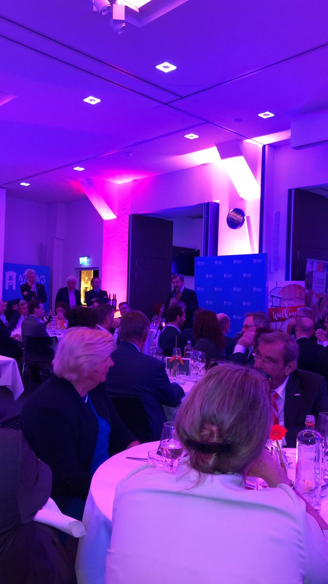 Limburg maakt Nederland groter, mooie woorden door gouverneur <a href="/TheoBovens/">Theo Bovens</a> bij Aspergediner <a href="/nieuwspoort/">Nieuwspoort</a>