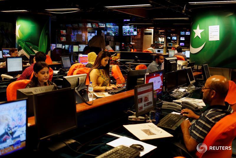 ReutersWorld's tweet photo. EXCLUSIVE: Pakistan TV channel returning to air after negotiations with military - sources https://t.co/t4MKVqLaqQ https://t.co/DEtm6YWToq