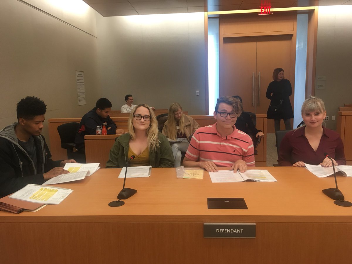 anbr778's tweet photo. Another fun trip downtown to learn about our judicial system. @IDEACenterHS @johnstone_karly https://t.co/CQYc0x41x7