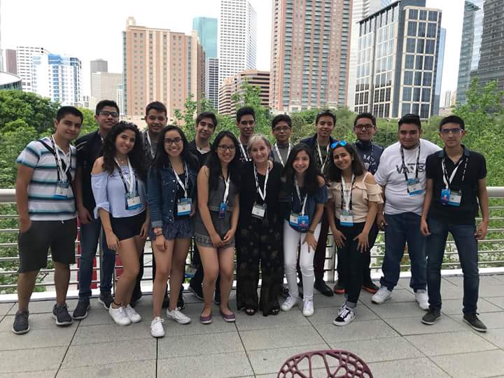 Aztech4775's tweet photo. Ya en Houston y listos para darlo todo en el mundial de #FIRSTPOWERUP 👾🇺🇸
¡Vamos, Aztech! 🇲🇽
#GoAztech #omgrobots #FIRSTChamp https://t.co/rOeKBIBjzK