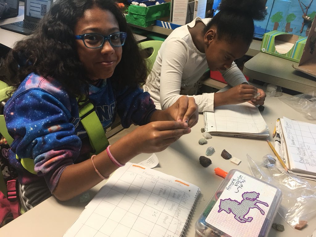 MrsQuadagnoTCS's tweet image. Identifying some unknown minerals based on their properties! #5thLearning #5thScience #TCSscience