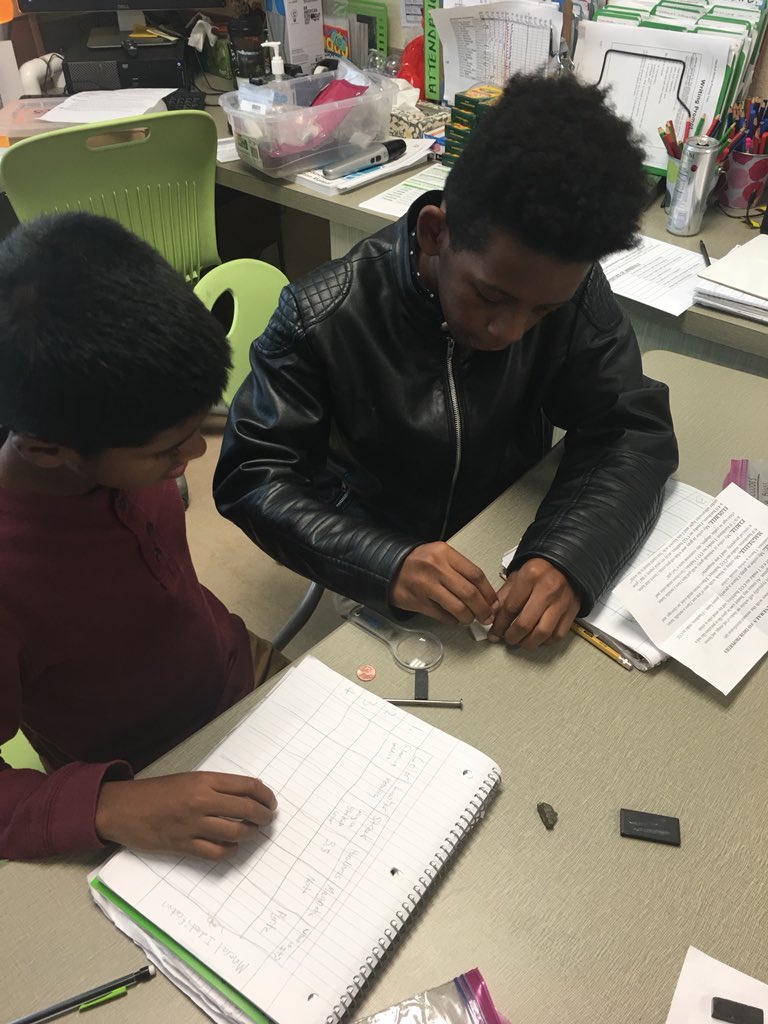 MrsQuadagnoTCS's tweet image. Identifying some unknown minerals based on their properties! #5thLearning #5thScience #TCSscience