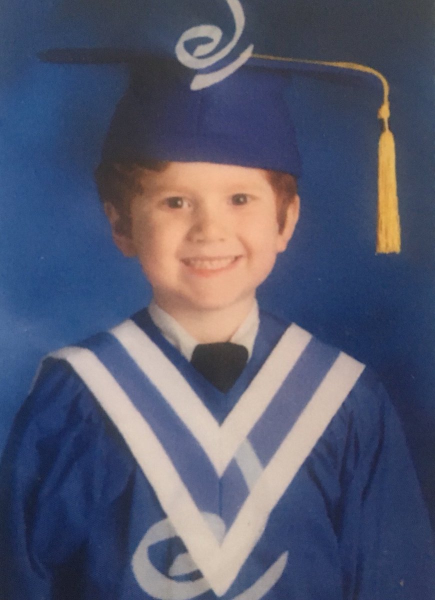 F_ckLoyalty's tweet image. Oh man, Kindergarten Grad pics 😭😭😭 My baby 😭😭😭 #grad #myginger
