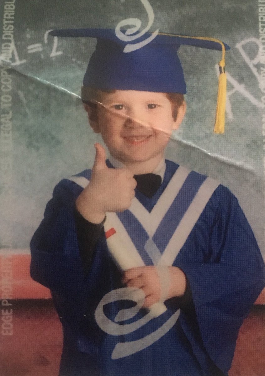 F_ckLoyalty's tweet image. Oh man, Kindergarten Grad pics 😭😭😭 My baby 😭😭😭 #grad #myginger