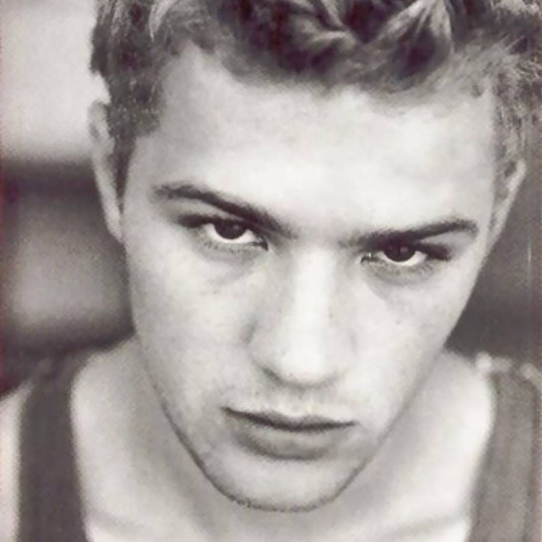 bestofphillippe's tweet photo. #RyanPhillippe https://t.co/ogGqIdIho8