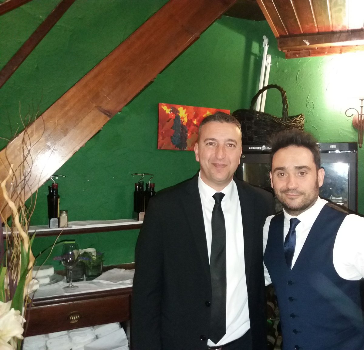 trillomalaga's tweet photo. Juan Antonio Bayona y Belén Rusda se dejaron ver por nuestro restaurante la otra noche. Gracias por escogernos!! https://t.co/Ts18Q7D5Xu