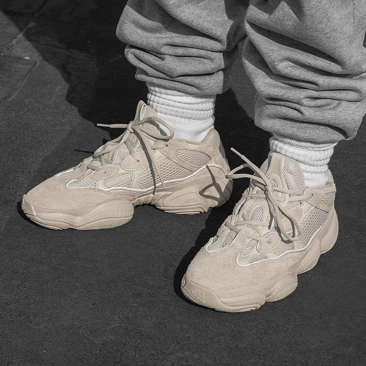yeezy 500 blush outfit