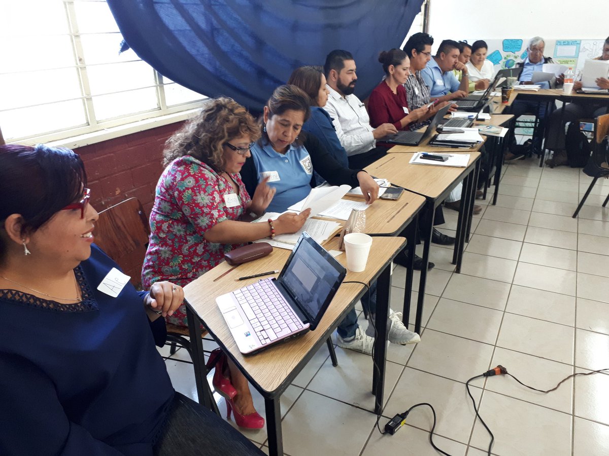 maganapablo's tweet photo. Seguimiento en proceso de evaluación a directores al termino de su 2do. año en Proyecto de Gestión día 17 grupo 11 con 31 asistentes y día 18 grupo con 31 asistentes en la Normal Superior de Jalisco. Excelente estrategia de Formación Continua @saire83  @sergioruvalca https://t.co/VUvzxMSvYr