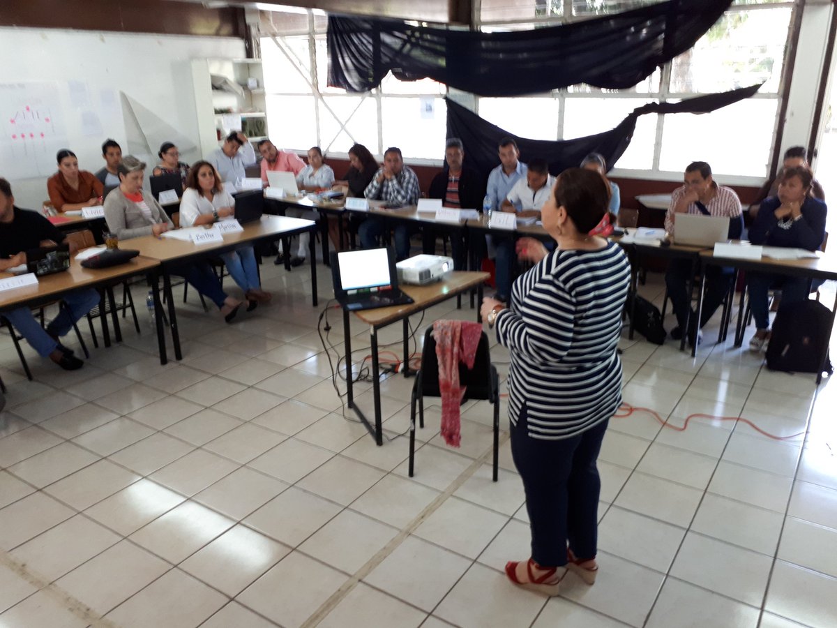 maganapablo's tweet photo. Seguimiento en proceso de evaluación a directores al termino de su 2do. año en Proyecto de Gestión día 17 grupo 11 con 31 asistentes y día 18 grupo con 31 asistentes en la Normal Superior de Jalisco. Excelente estrategia de Formación Continua @saire83  @sergioruvalca https://t.co/VUvzxMSvYr