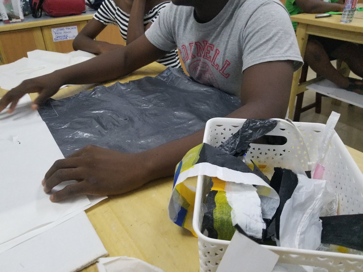 suramaking's tweet photo. #EradicatingPlasticPollution
@EarthDayAccra @EarthDayNetwork @GreenGhana360 @babilgre @ARIS_Ghana #MarchForScience2018 #EarthDay2018 
@TISGhana @TIS_Media_House 
"We are better together." The Green Up club members are ready. https://t.co/QhMu7WOLwc