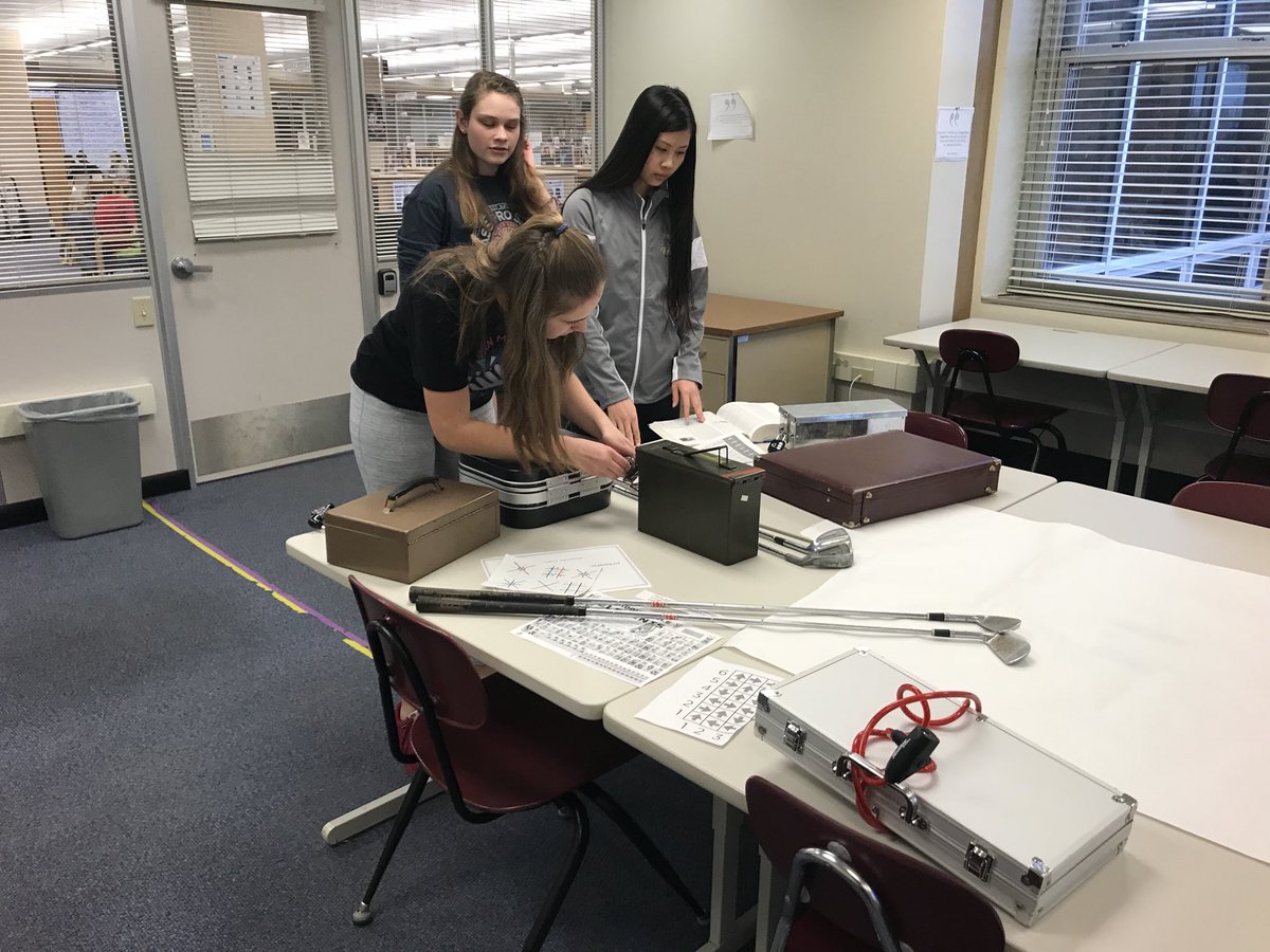 WalkaFlockaFlame <a href="/HickmanHS/">Hickman High School</a> had success breaking out of the MEGA room Professor I. M. Smart escape <a href="/HickmanLMC/">Hickman High LMC</a> with a 2nd place time of 25 minutes and 38 seconds, nice job collaborating, problem solving and being creative to escape. #cpsbest