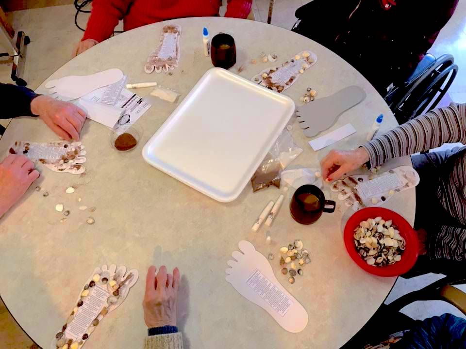 CentersHealth's tweet photo. 🎨Arts &amp; Crafts and a surprise visit from Rosebud the miniature horse! A very busy week for our residents😳#HappyHorseProgram #WarrenCenter #CentersHealthCare #HeartHealthHome #TroyCenter #KingstonCenter #Arts #Recreation #SpringTime https://t.co/Cwl0cbinXG