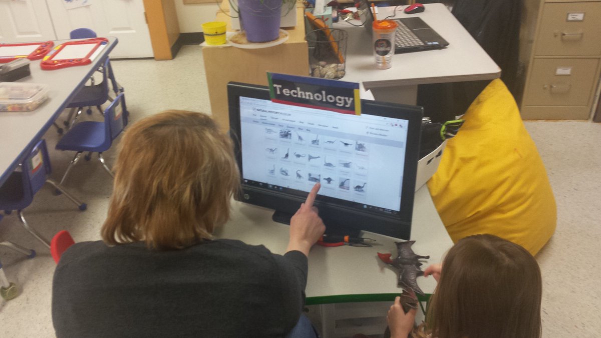 MLuthPreschool's tweet photo. Research using the computer to find out about a dinosaur. #scpsi https://t.co/dWKKKf27u4