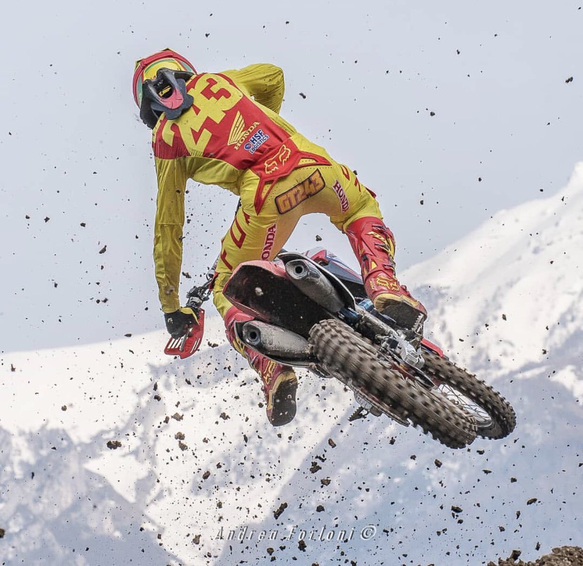 hinsonracing's tweet photo. Awesome shot of @TimGajser243 by @ubi747 📸👌 #hinsondomination #hinsonclutch #hinsonhookup #mxgp #tg243 #motoart #motocross #mx #crf450r #honda #hinstagram https://t.co/CN7gfKXlPU