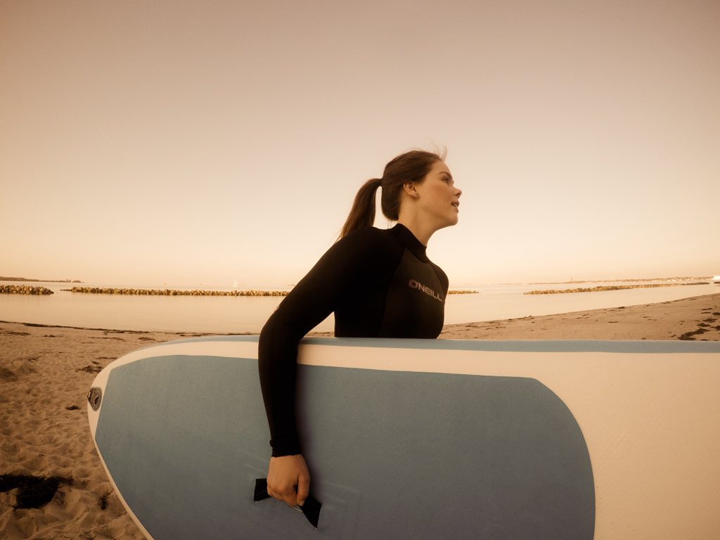 oceankrissy's tweet photo. Just had the best workout.🦋🐳🌺. #beachlife #SuP #sunset #surflife #beautifulday #heatwave #beachbabe #summeriscoming #sunnyday #SurfingFitness #workouts 💕🦀🐟🐬 https://t.co/gqKyLeh2OT