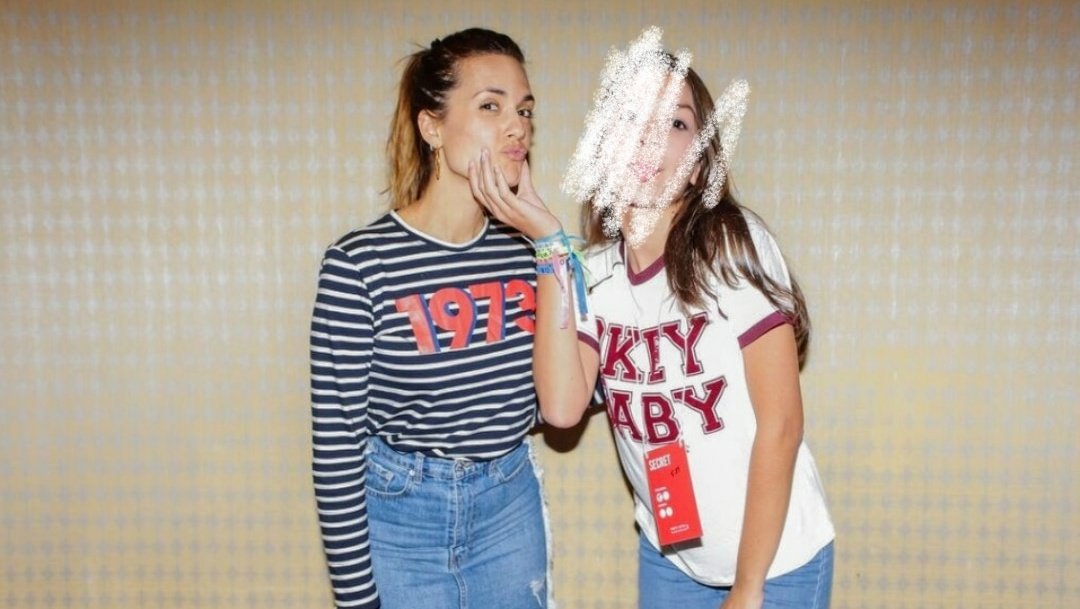 tthaiskuhn's tweet image. eu fiquei mt feia, mas é só pra deixar registrado com uma pic essa mulher e esse dia maravilhoso 💖 #PrettyLittleWeekend