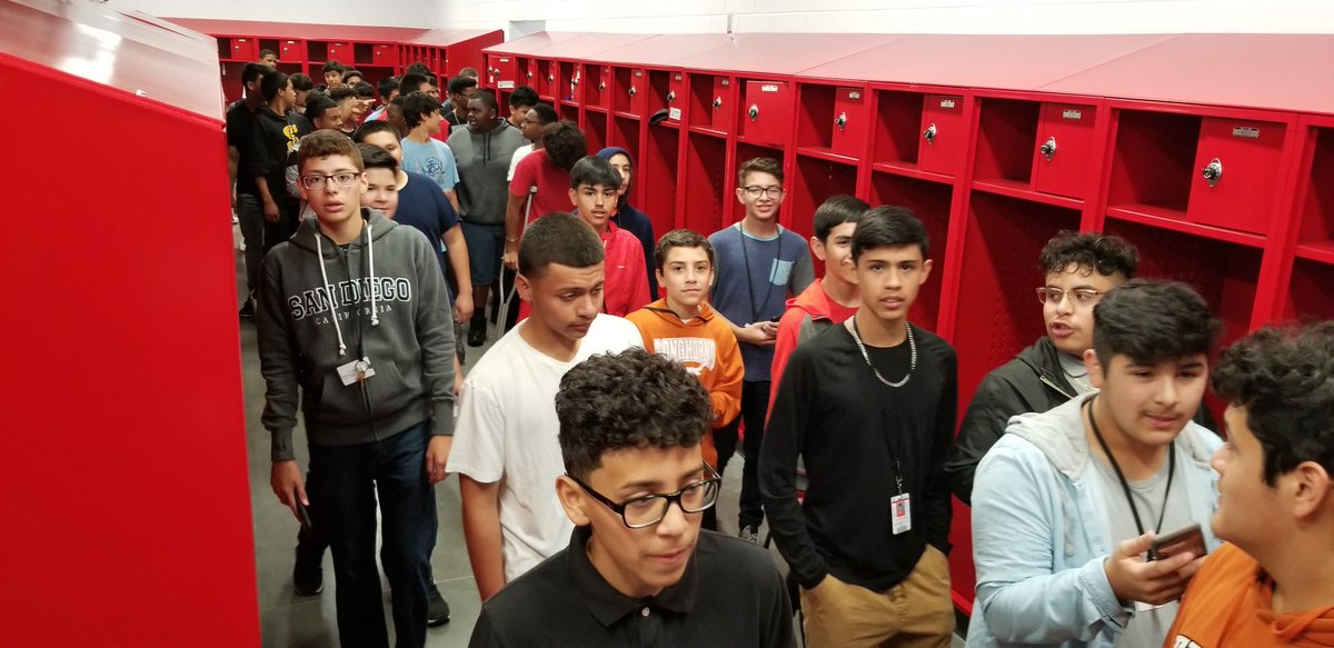 dvisd_athletics's tweet photo. @DVISD_DVMS @DVISD_DMS @DVISD_OMS Future Cardinals came to visit our campus today. We had a great time! #DVPROUD #DVYOUKNOW #COMPETE #GRADES1ST #ONETEAM-DV https://t.co/iUDsRiEU0Z