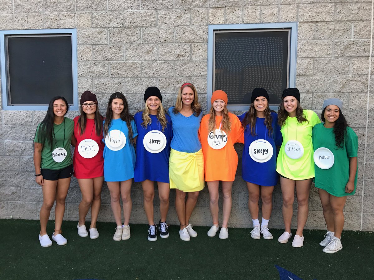 sdosoftball's tweet photo. Snow White and her dwarfs are on campus today!! #OCVSB #spiritweek https://t.co/XFhfoDaz0Z