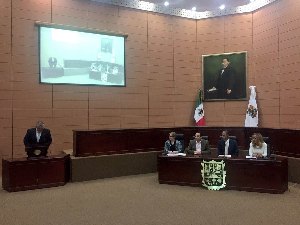 TRIELTAM's tweet photo. Inicia la Mesa de Opinión: "Atribuciones Administrativas y Jurisdiccionales en el Proceso Electoral 2017-2018". #INE #TRIELTAM #IETAM #AMPROVIC
Síguenos en vivo: https://t.co/yAm33rbi1Y https://t.co/D2OQDbayVi
