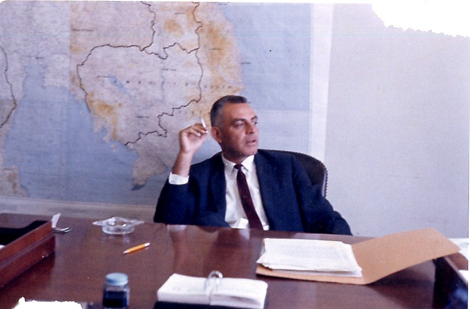 UofSC_SCPC's tweet photo. #SCPC has been happy to assist students from #HIST466 (American #Diplomatic History) who are doing projects using our diplomatic-related collections. Y'all might consider applying for the Undergrad Research Award - https://t.co/Uu8vOJKTKY @UofSCHistory @UofSCstudents https://t.co/ZkMv8OgLEL