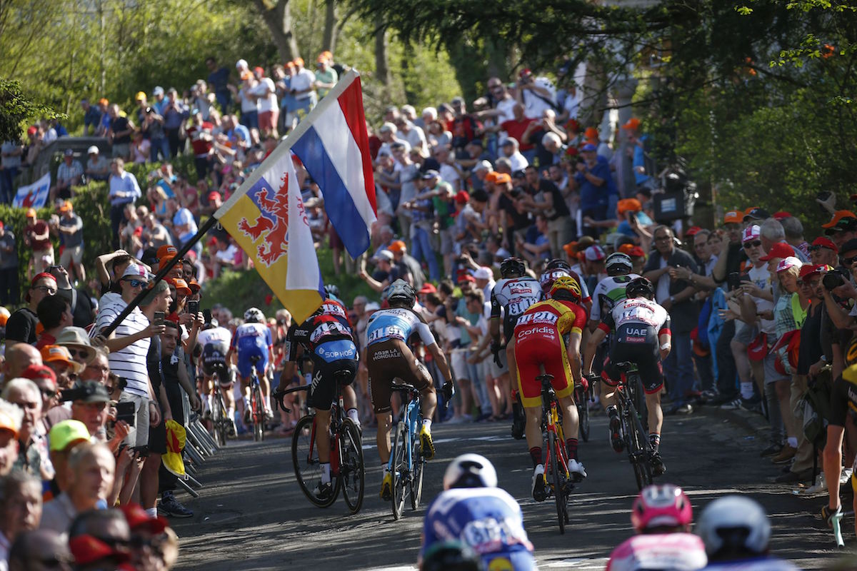 picnicpostnl's tweet photo. #FlecheWallonne Check out our race gallery from today's @flechewallonne, capturing some of the teamwork, as well as the pain faces on the Mur, in our updated race report. 

📸 https://t.co/GLdgpo3vxU https://t.co/ZkFky7OIsl