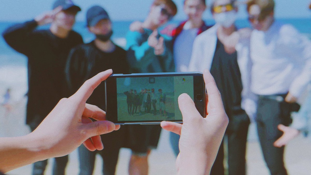 BTSorbit's tweet photo. The most beautiful moment in life
#PremiosMTVMiaw #MTVBRKPOPBTS @BTS_twt https://t.co/3eGWIceGp4
