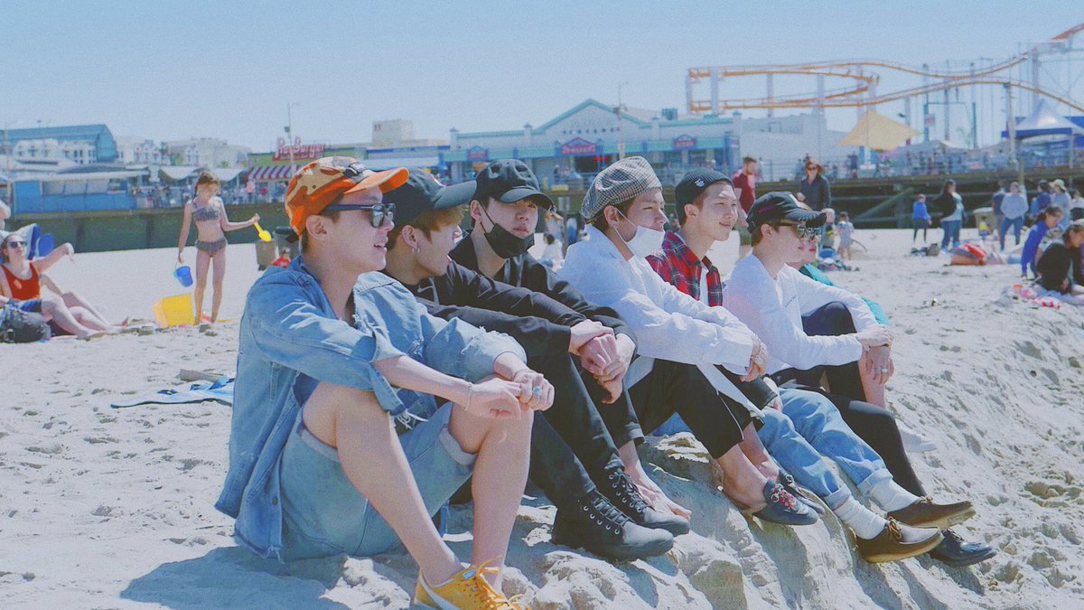 BTSorbit's tweet photo. The most beautiful moment in life
#PremiosMTVMiaw #MTVBRKPOPBTS @BTS_twt https://t.co/3eGWIceGp4