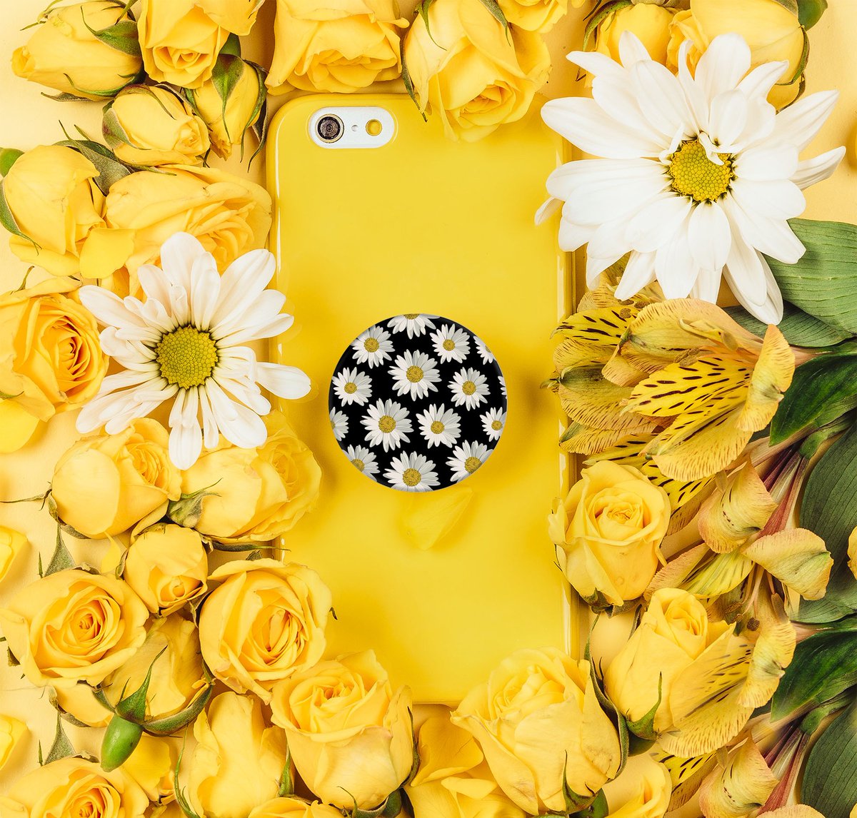 PopSocketsEU's tweet photo. Celebrate Spring with our Daisies PopSockets grip 🌼 #popsocketsuk #daisies #floral #spring #yellow #happy #springisfinallyhere https://t.co/Nedg15pO30
