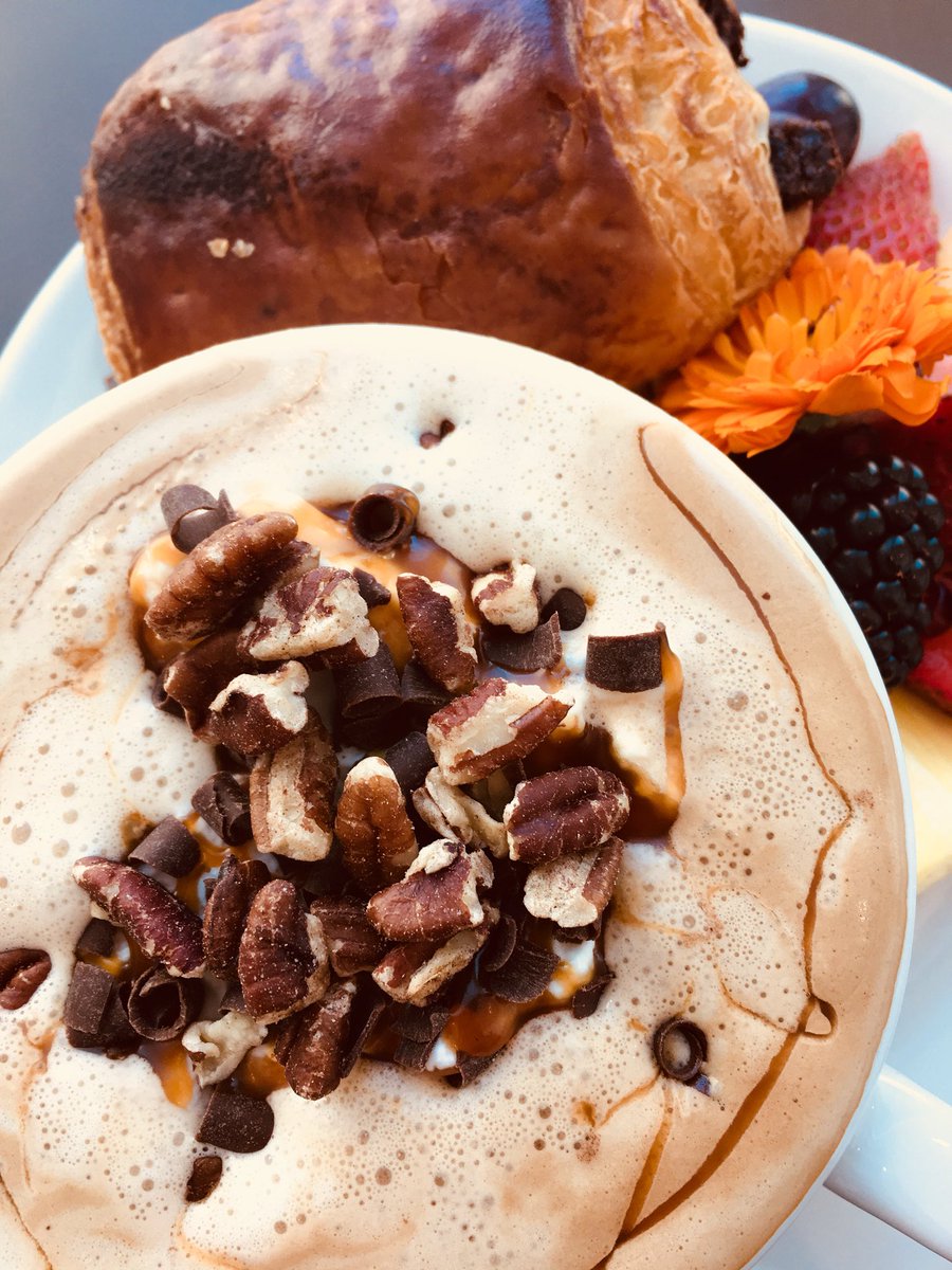 Lattes, Pastries &amp; Sunshine ... all available at the Wiltshire at the <a href="/SpeedArtMuseum/">Speed Art Museum</a> cafe today ...