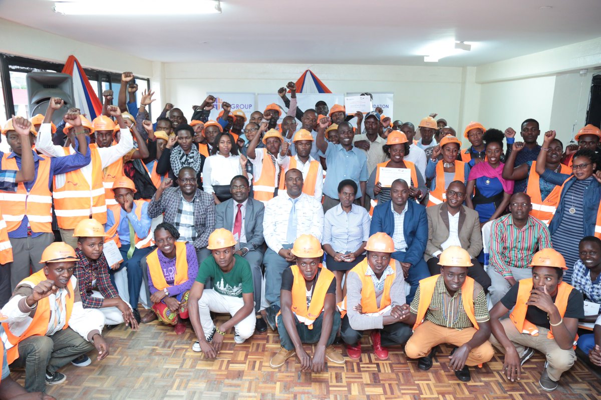 hfcbkenya's tweet photo. Group photo at the end of a beautiful day 😀@FoundationHF #Armyof1MillionArtisans https://t.co/vaMFpFlUj6