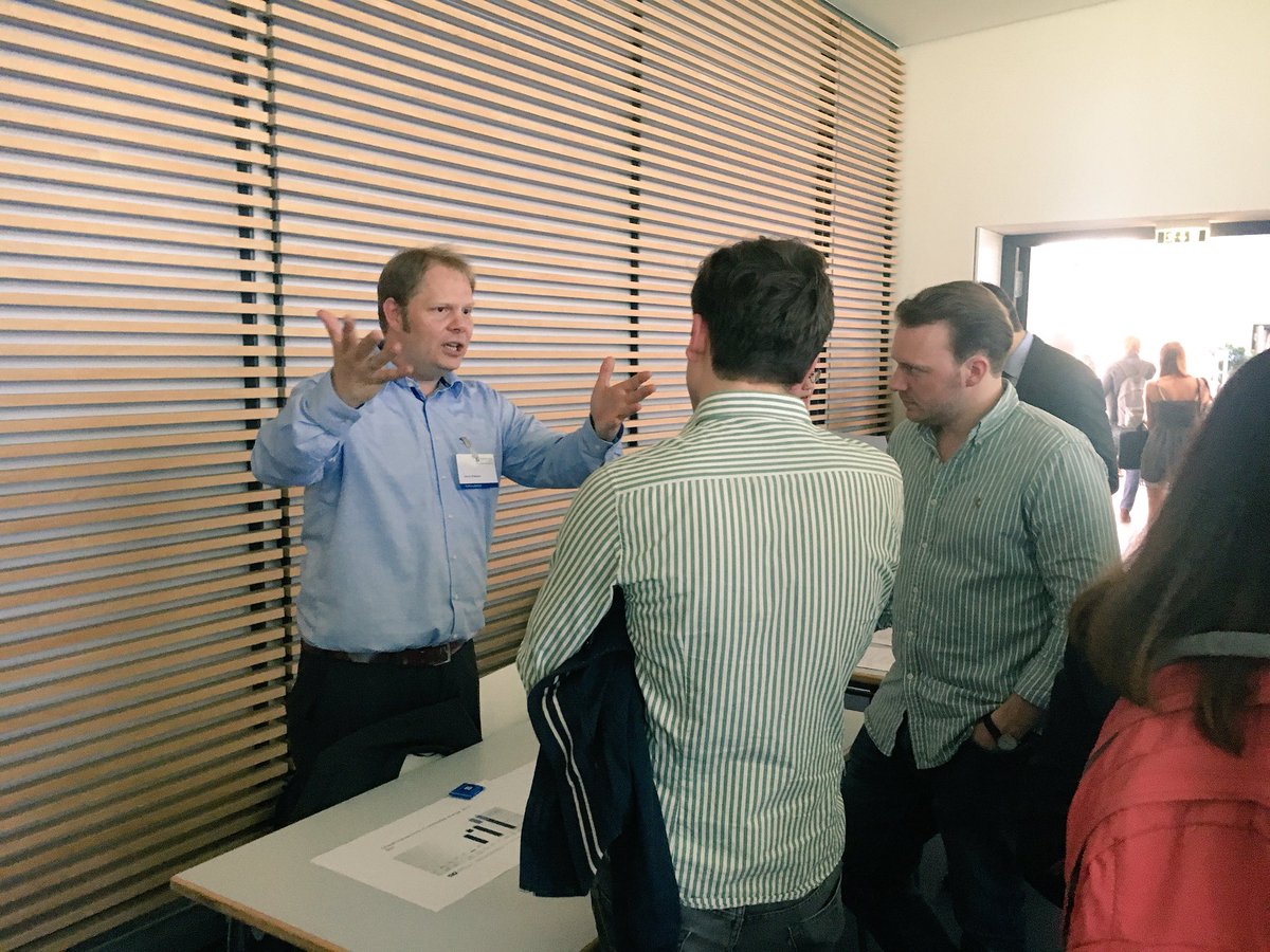 om_fs's tweet photo. Great to see Prof @UlfMoslener getting into the spirit explaining #RenewableEnergy #Finance elective at #FSMoF #FSMiM @FrankfurtSchool https://t.co/3DhoIa3MPI