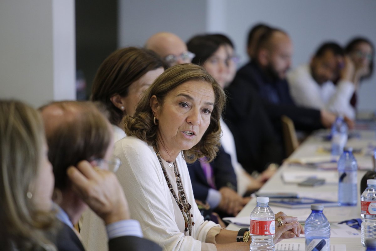 FECYT_Ciencia's tweet photo. Carmen Vela clausuró hoy la reunión del Consejo de Fundaciones por la Ciencia, que ya cuenta con 53 miembros.

Te contamos cómo se desarrolló la jornada en nuestra web 👉 
https://t.co/Ac68hLzuLZ https://t.co/3DeHgUnyK9