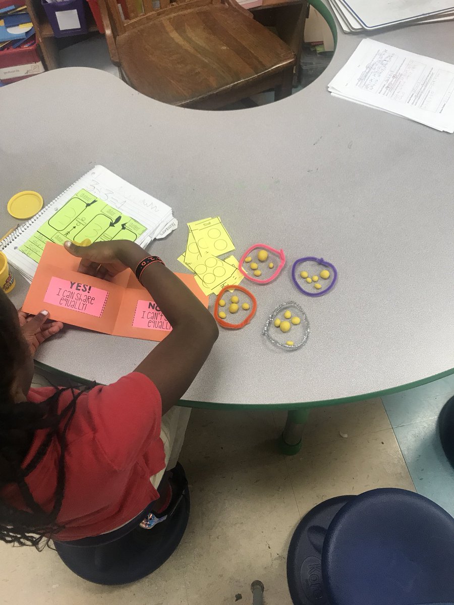 LareishaL's tweet photo. Fun with playdough and division!! Yes I can share equally. Nope I can’t share equally ❤️ https://t.co/UKYs6m3t9x