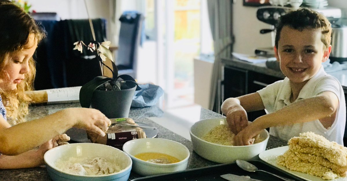 MummyBromley's tweet image. Straight home from School &amp;amp; into the kitchen! #cooking #getthekidsinvolved #kitchenhelp #cookingwithkids #heatwave