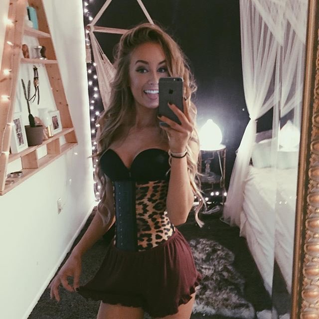 📲: @LucentPixie <a href="/Corromfille/">back for now</a> 

{ Hey girls, check out the new outfit. 😜😜😍 This ones for playtiiiiiime.}