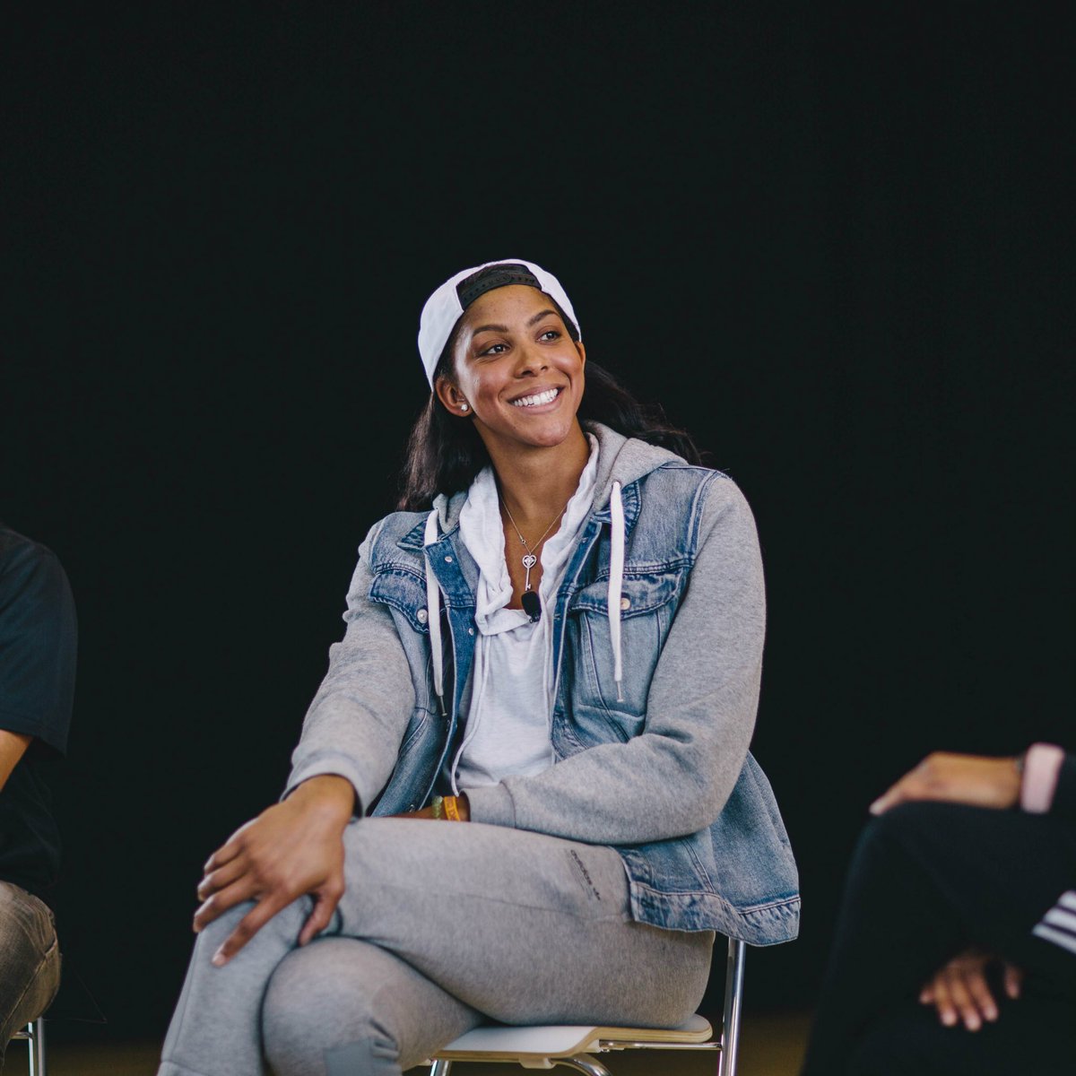 adidasUS's tweet image. Calling All Creators.

We’re honored to welcome members of our #teamadidas family to the adidas America Headquarters.