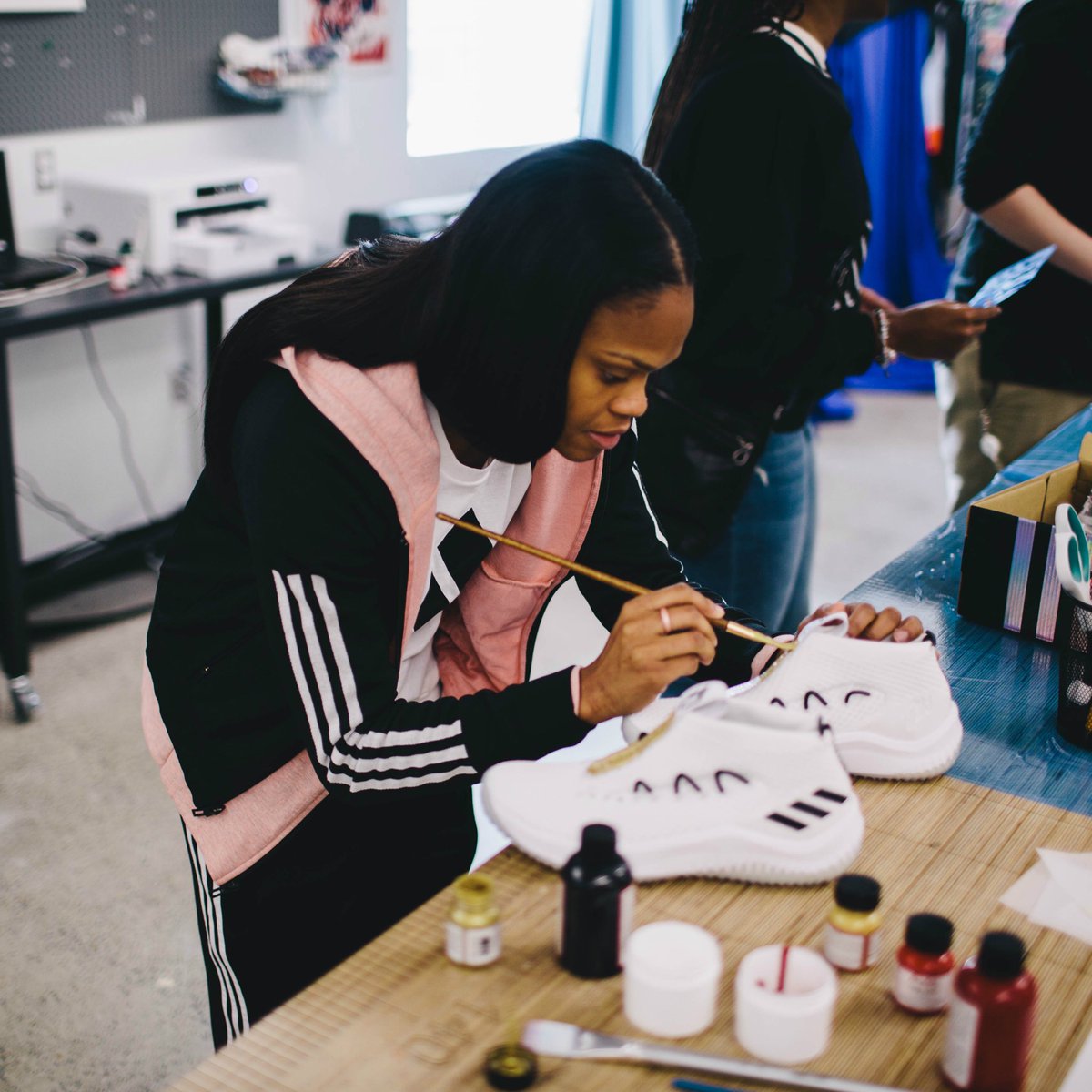 adidasUS's tweet image. Calling All Creators.

We’re honored to welcome members of our #teamadidas family to the adidas America Headquarters.