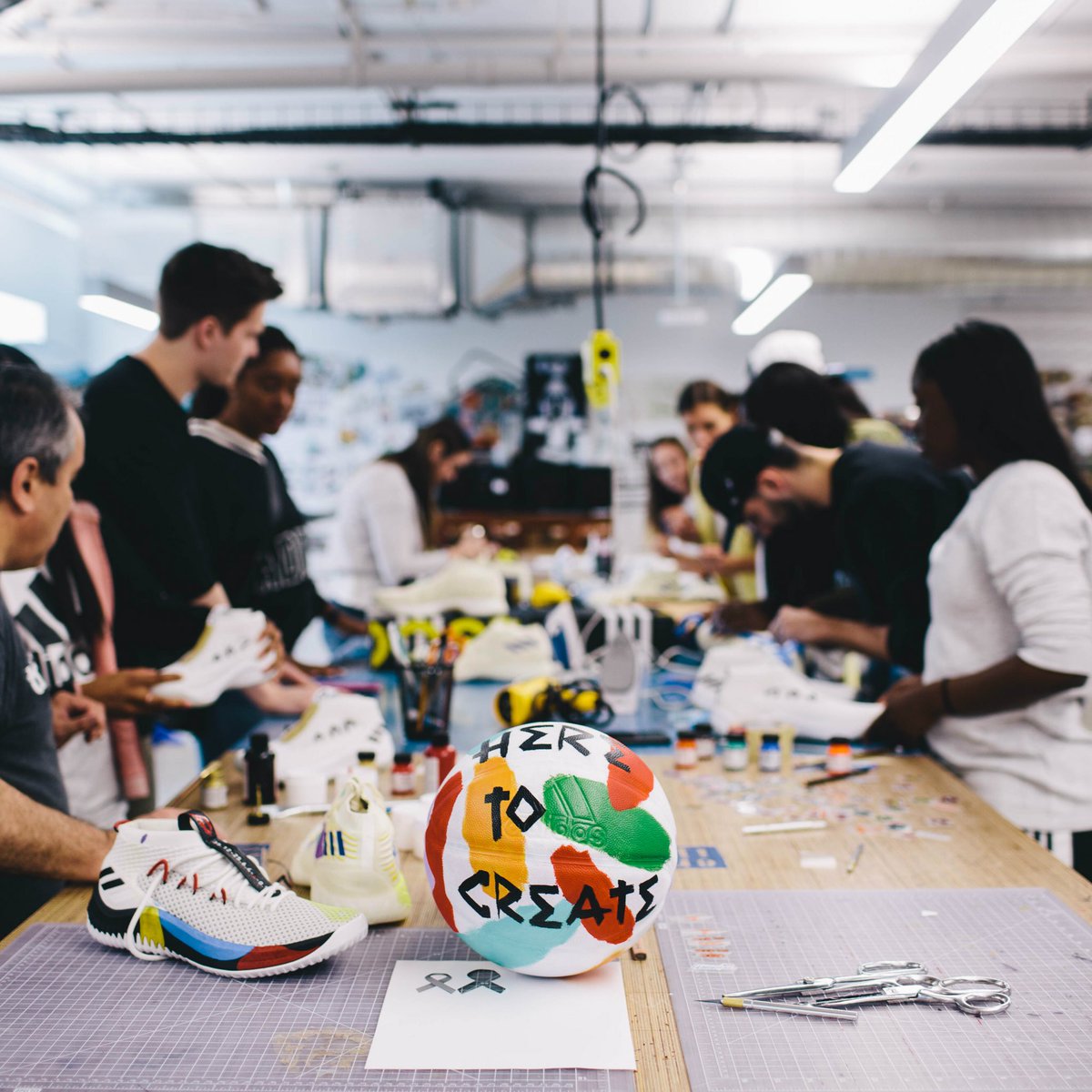 adidasUS's tweet image. Calling All Creators.

We’re honored to welcome members of our #teamadidas family to the adidas America Headquarters.